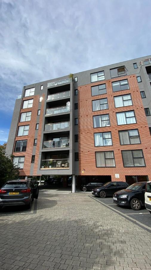 Modern Central Flat With Balcony & Free Parking On-Site Bournemouth Buitenkant foto