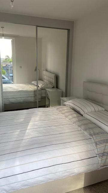 Modern Central Flat With Balcony & Free Parking On-Site Bournemouth Buitenkant foto
