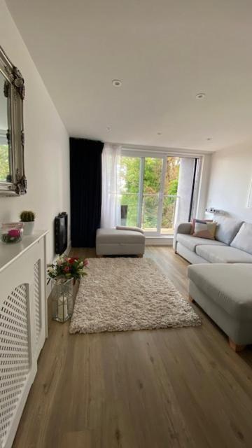 Modern Central Flat With Balcony & Free Parking On-Site Bournemouth Buitenkant foto